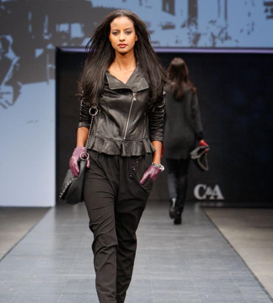 Sara bei der C&A-Modenschau. Copyright: C&A