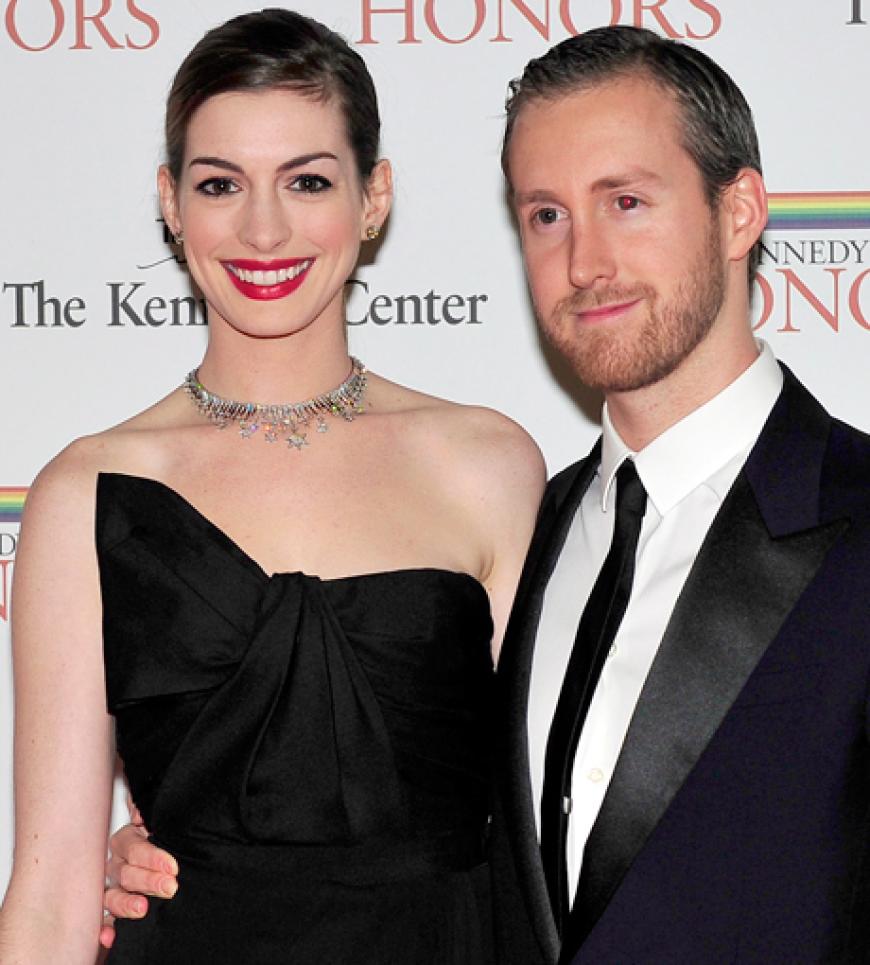 Seit 2008 liiert - und seit Ende 2011 verlobt: Hollywood-Star Anne Hathaway und Adam Shulman