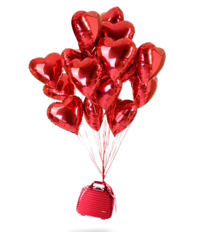 Valentinstag – der Tag der Liebe! Am 14. Februar dürfen sich Verliebte wieder was schenken. Also aufgepasst, Männer, diese Dinge lassen unsere Herzen höher schlagen! Knallrotes Beautycase von Rimowa, ca. 240 Euro