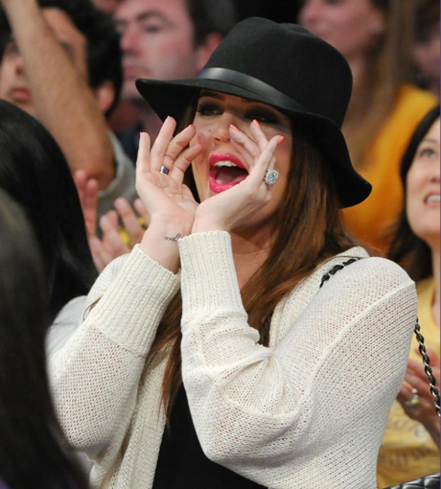 Khloe Kardashian in Jubelstimmung. Für wen ihr Fan-Herz wohl schlägt?