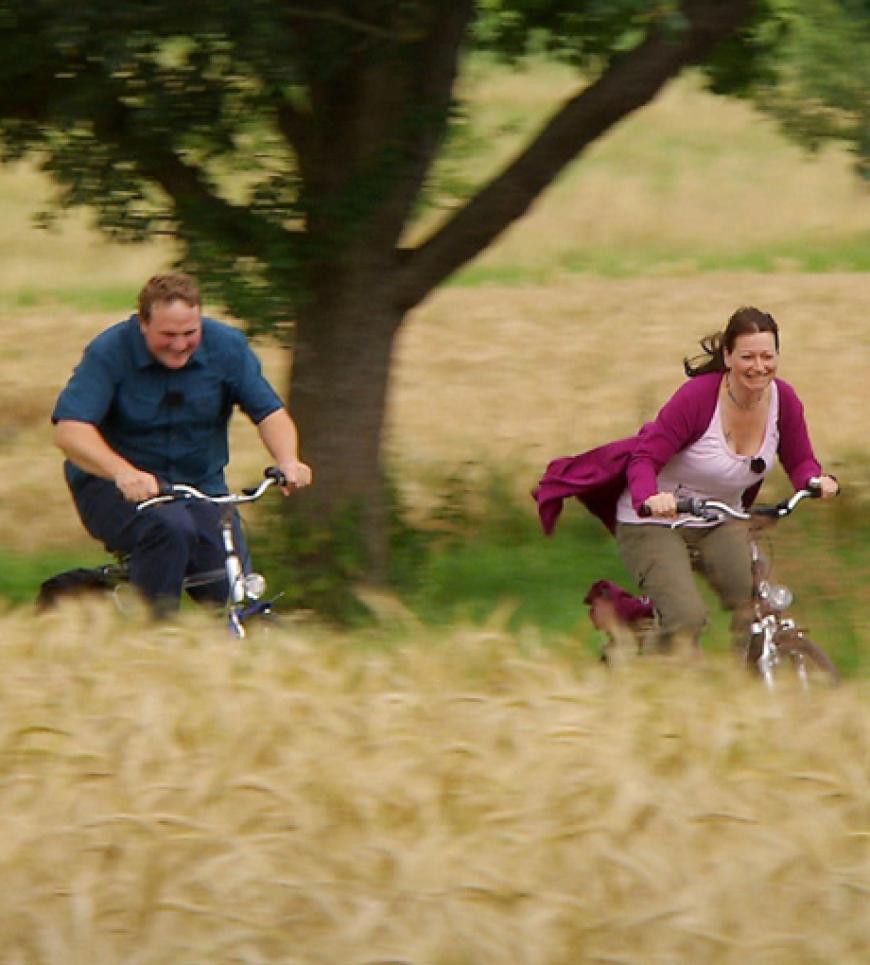 Conny und Martin machen eine Radtour