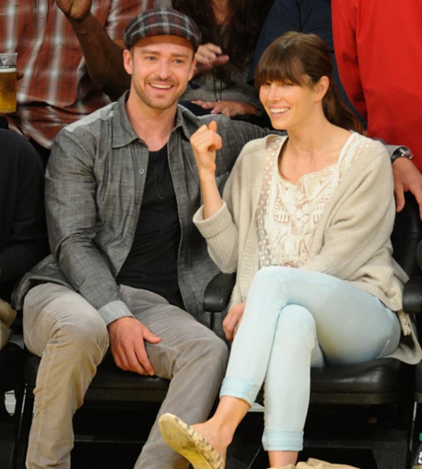 Wen haben wir denn da? Das sonst so öffentlichkeitsscheue Paar Justin Timberlake und seine Verlobte Jessica Biel kamen am Samstag, 12. Mai, zum Spiel der Denver Nuggets gegen die LA Lakers