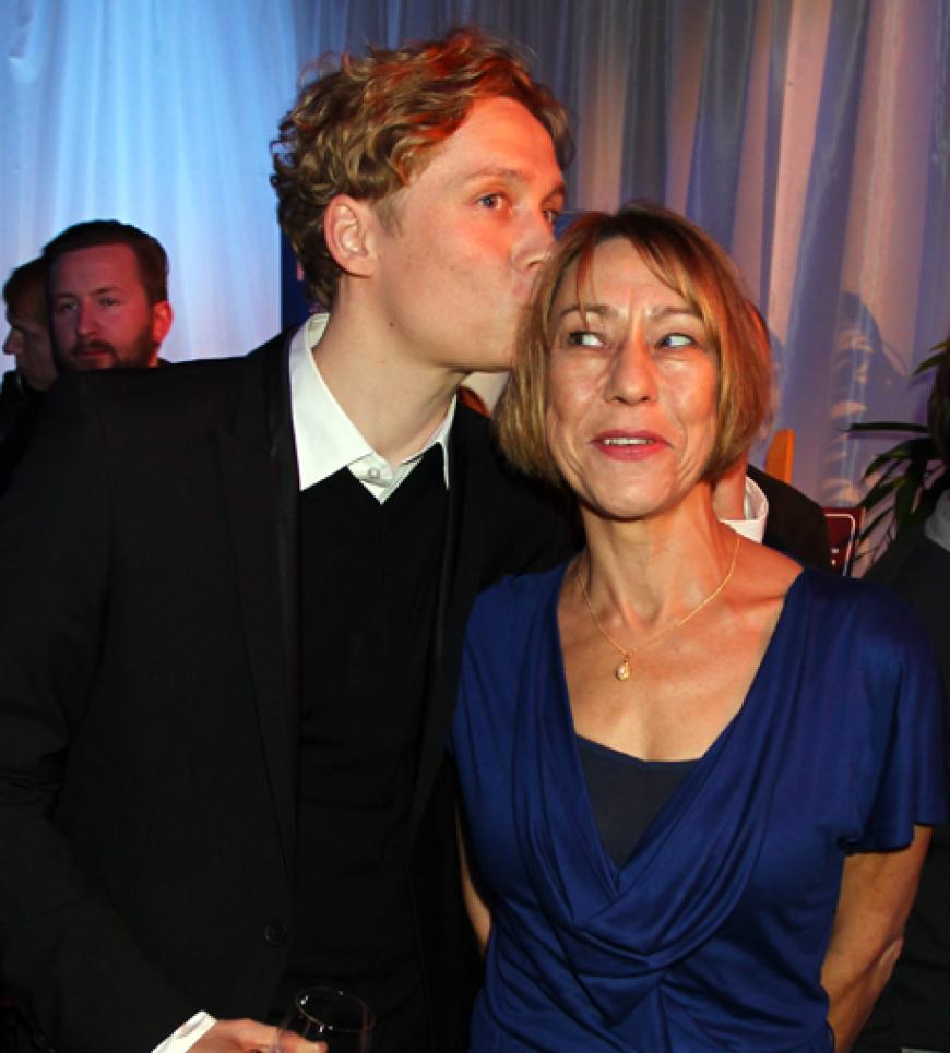 Ein Küsschen für Mama: Matthias Schweighöfer und seine Mutter Gitta