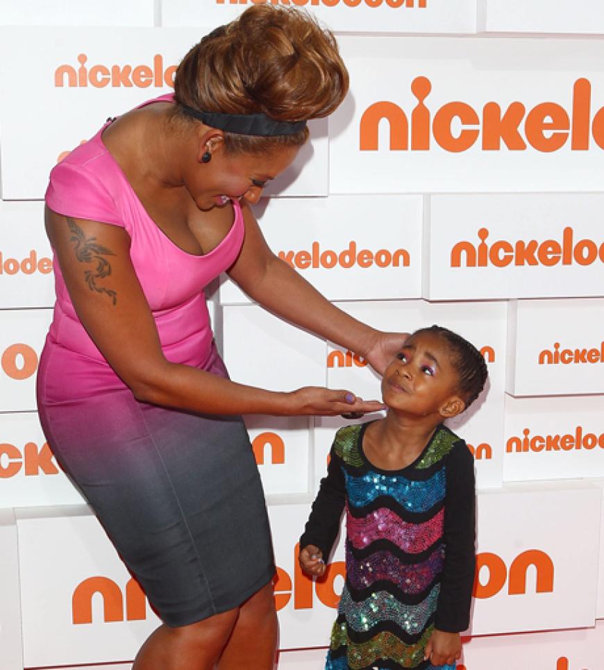 Gerade erst hat Mel B ihre Tochter Madison zur Welt gebracht, schon präsentiert sie sich schlank mit Tochter Angel Iris bei den Nickelodeon Kids' Choice Awards 2011 in Sidney