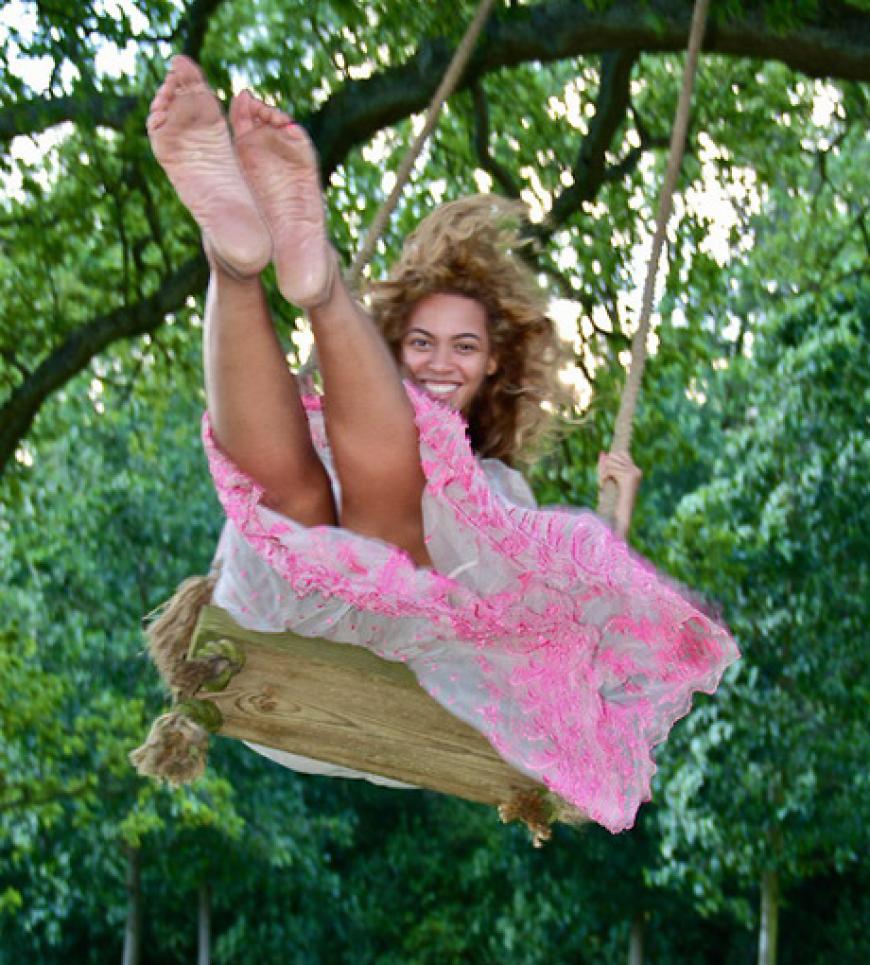 So privat wie nie! Beyoncé Knowles postet fleißig Bilder auf ihrer Seite http://iam.beyonce.com - solche Einblicke bekommt man von der Sängerin sonst nicht!