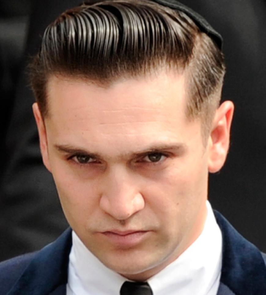 Ihr letzter Freund, Reg Traviss, konnte Amy nicht helfen. Seine Wut darüber steht ihm ins Gesicht geschrieben