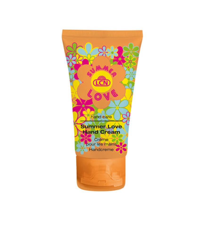 LCN versüßt uns den August mit einer Summer Love Edition im Flower-Power-Stil. Besonders diese tolle Handcreme im bunten Design hat es uns angetan. Sie duftet blumig-frisch und spendet dank Vitamin E viel Feuchtigkeit. âSummer Love Hand Cream