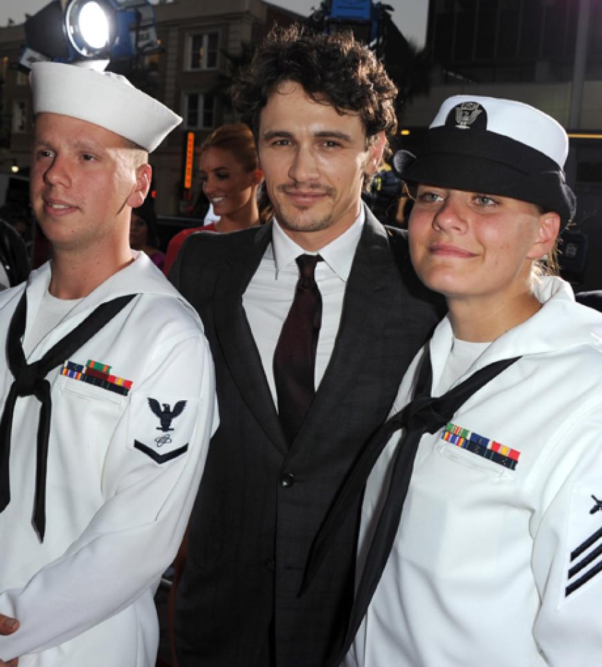 James Franco posierte mit zwei Marine-Soldaten