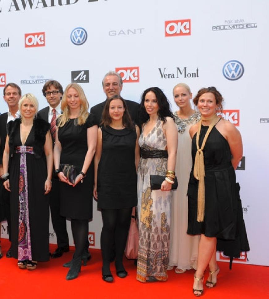 Das OK!-Team: OK!-Chefredakteur Klaus Dahm, OK!-Chefredakteurin Alex Siemen, Geschäftsführer der Mediengruppe Klambt Kay Labinsky, stv. OK!-Chefredakteurin Ilka Peemöller, Geschäftsführer Sales der Mediengruppe Klambt Martin Fischer, OK!-People-Leitung Julia Ulbrich, OK!-Bildredaktion-Leitung Sandra Hassfeld, OK!-Fashion-Leitung Janina Krinke und OK!-Chefreporterin Kati Degenhardt