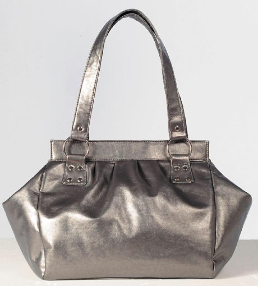 Puristisch mit Metallic-Schimmer
von 3 Suisses, ca. 80 Euro