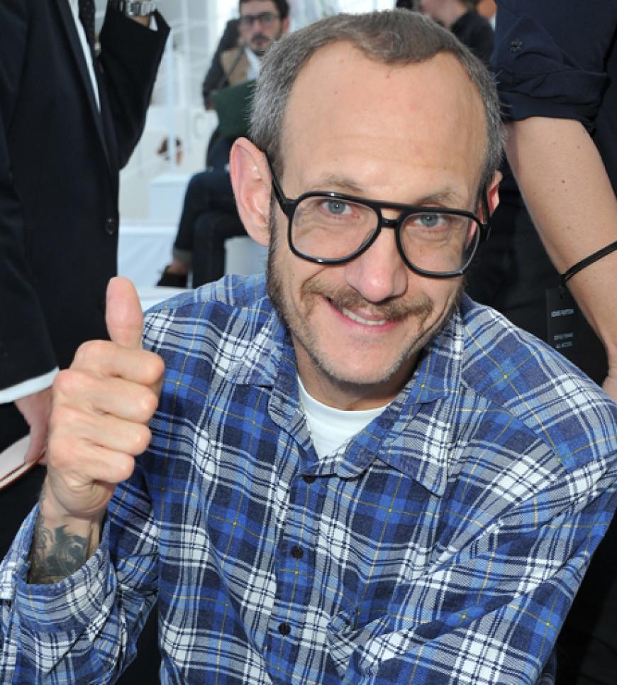 Daumen hoch! Star-Fotograf Terry Richardson zeigt sich von der Modewoche in Paris begeistert