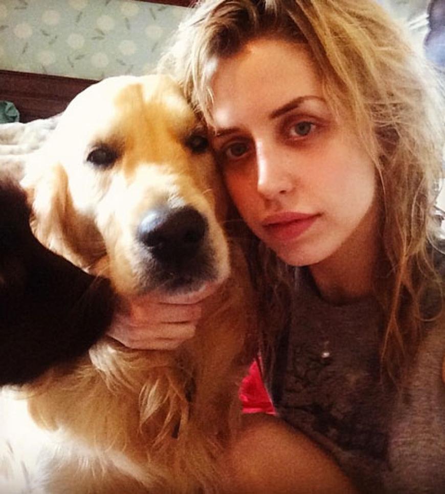 Glücklich sieht anders aus. Peaches postete zwei Tage vor ihrem Tod dieses Bild mit ihrem Golden Retriever