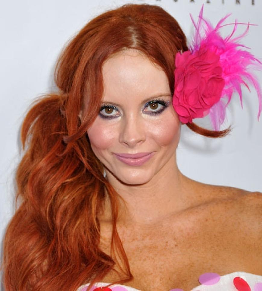 US-Sternchen Phoebe Price wollte durch ihr extravagantes Outfit auffallen