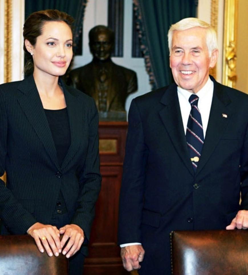 US-Senator Richard Luger begrüßt Angelina in Washington