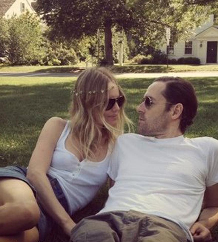 Kate Bosworth mag es romantisch: Mit ihrem Verlobten Michael Polish ging es einfach in den Park