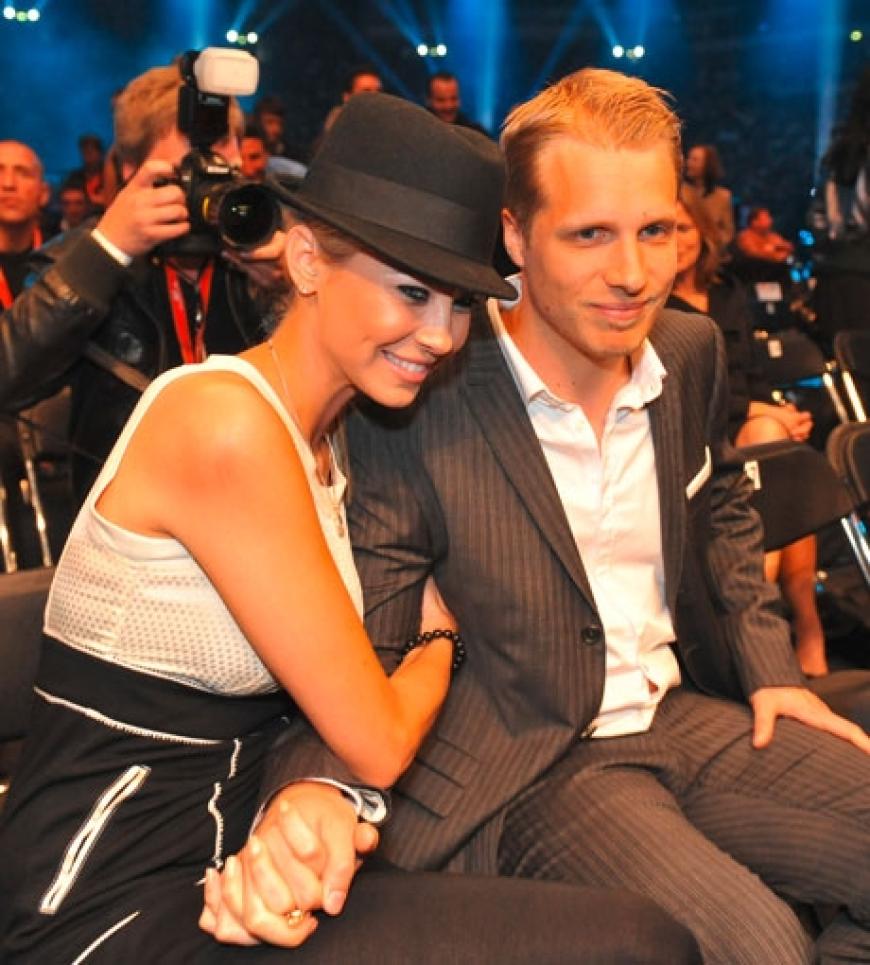 Sandy wollte ihren neuen Freund gar nicht mehr loslassen. Ob es daran lag, dass Boris Becker ganz in ihrer Nähe saß?