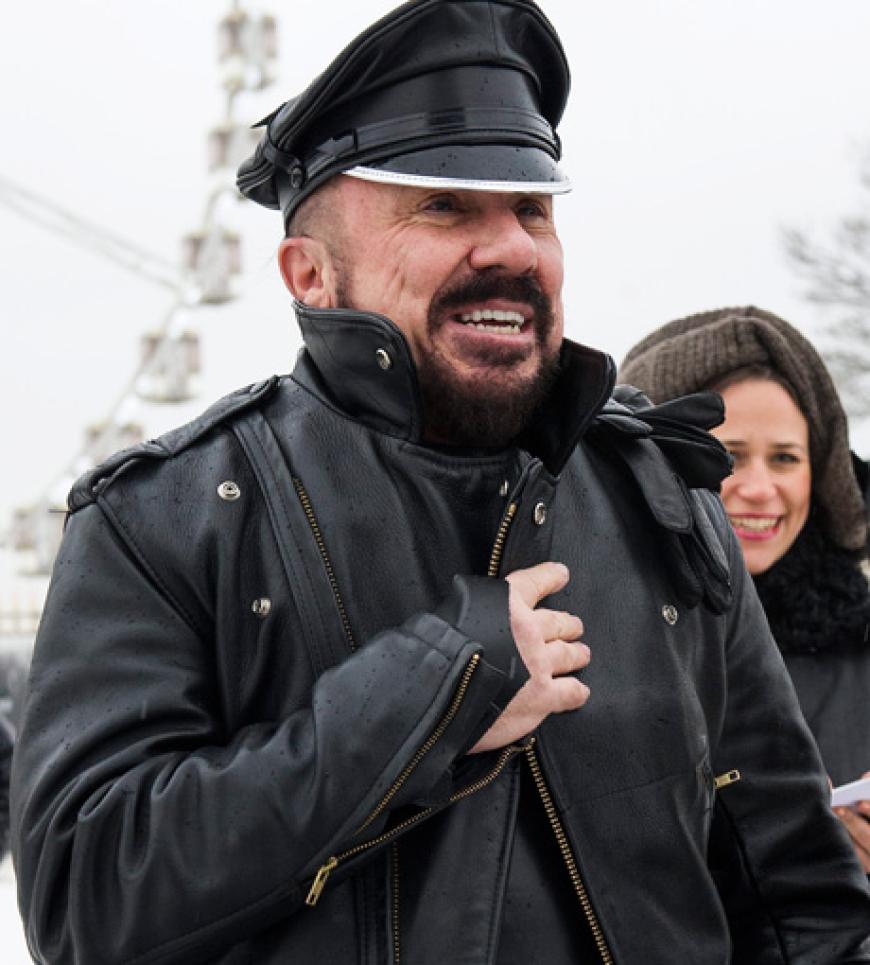 Architekt Peter Marino kommt zur Show von Christian Dior