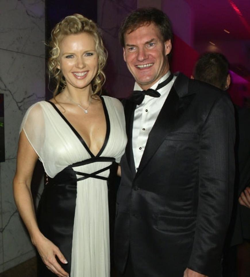 Schauspielerin Veronika Ferres verbringt die Feiertage in diesem Jahr mit ihrem Neuen, Carsten Maschmeyer. Der Self-Made-Millionär eroberte nach der Trennung von Martin Krug das Herz der Blondine und zeigt sich seitdem häufig an ihrer Seite