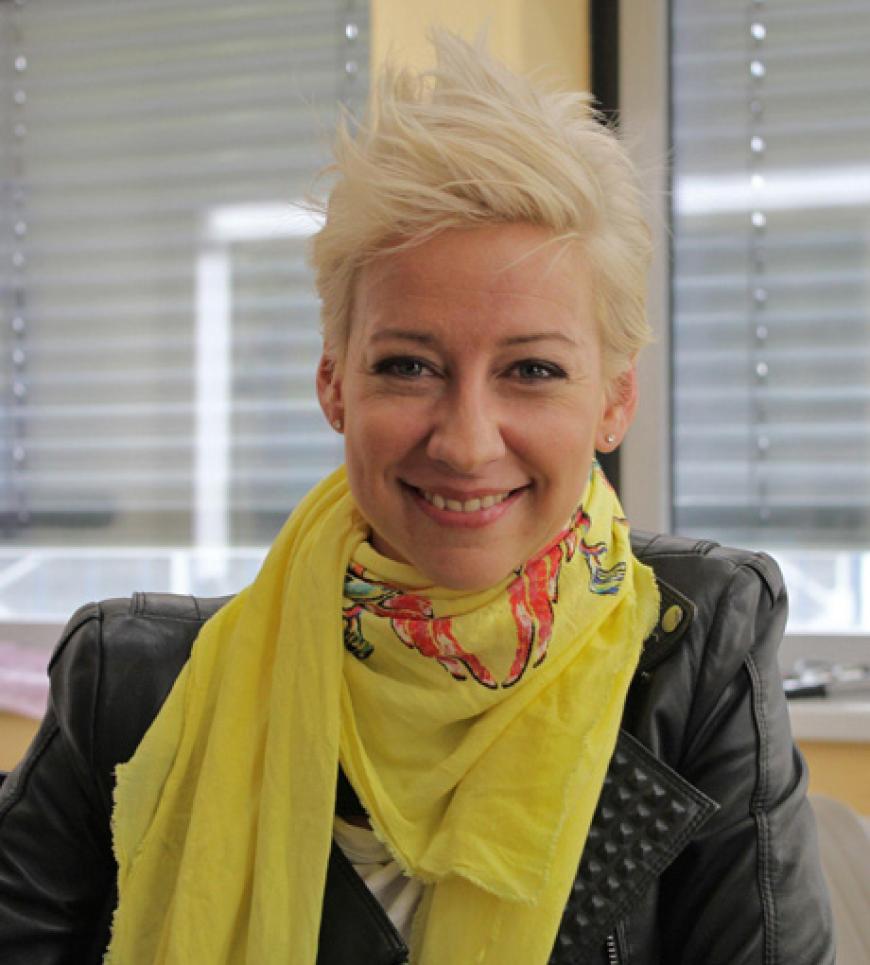 Isabell Hertel ist glücklich mit ihrer neuen Frisur