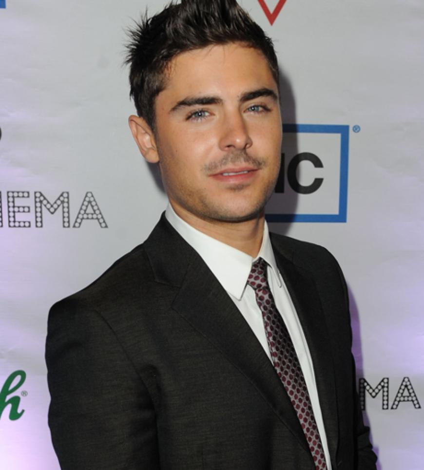 Dieser Blick! Zac Efron zählt zu den absoluten Teenie-Stars in Hollywood. Außerdem wird er schon als neuer Brad Pitt gehandelt