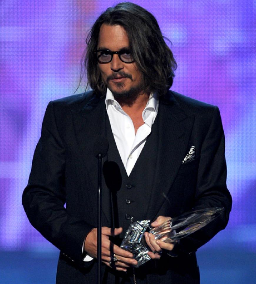 Zwar steht der Hollywood-Nachwuchs bereits in den Starlöchern - für seine Fans ist und bleibt Johnny Depp jedoch der Beste. Sie krönten ihn mit dem Preis als