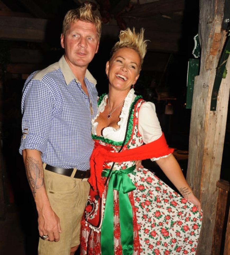 Wahlmünchner: Ex-Fußballer Stefan Effenberg und seine Frau Claudia. Sie mit einer auffälligen Stachelfrisur