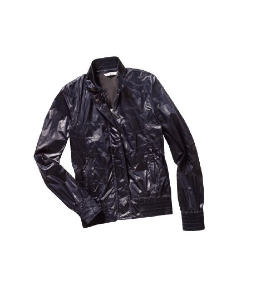 Diese Accessoires machen den Boyfriend-Look perfekt: Jacke in Glanzoptik von Tom Tailor, ca. 80 Euro