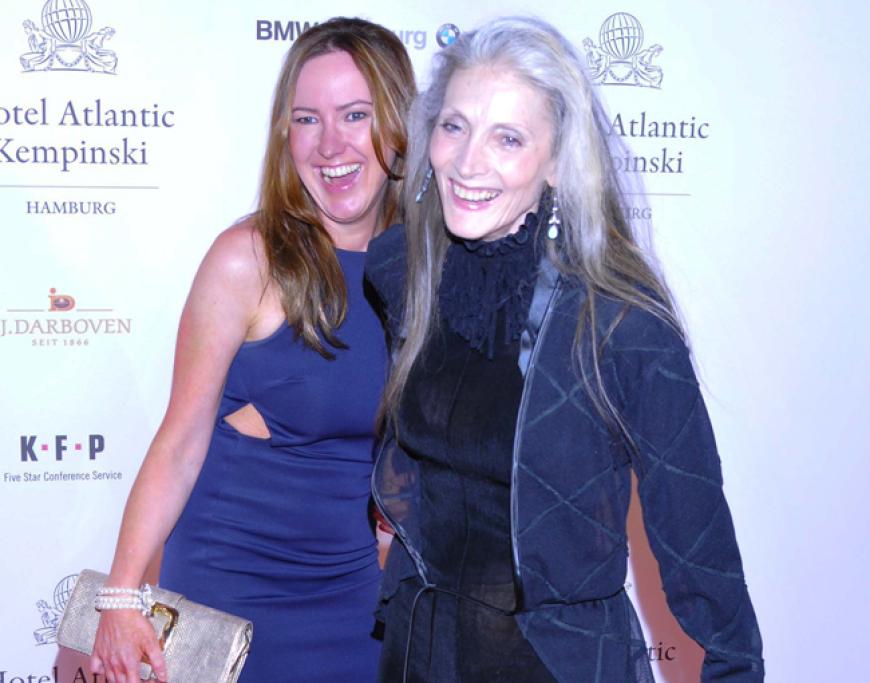 Simone Bruns mit Model Eveline Hall