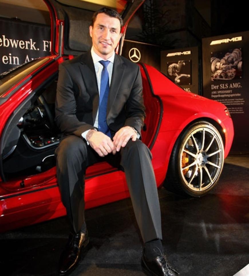 Wladimir Klitschko posiert für die anwesenden Fotografen