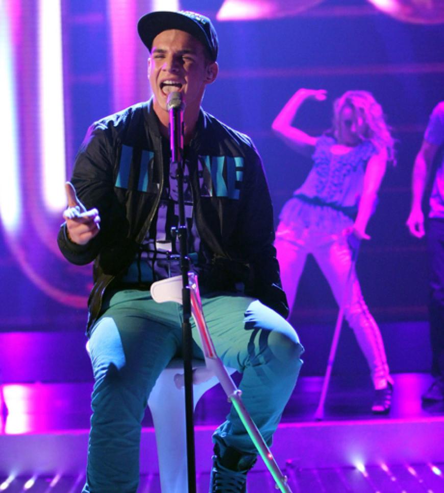 Armer Pietro - er brach sich vor der 3. Mottoshow den Fuß. Seine Perfomance war dennoch sehr gut