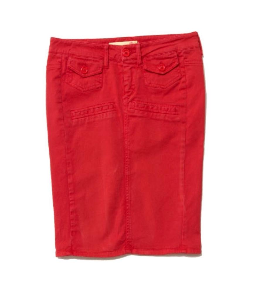 Aus rotem Denim von Fornarina, ca. 90 Euro