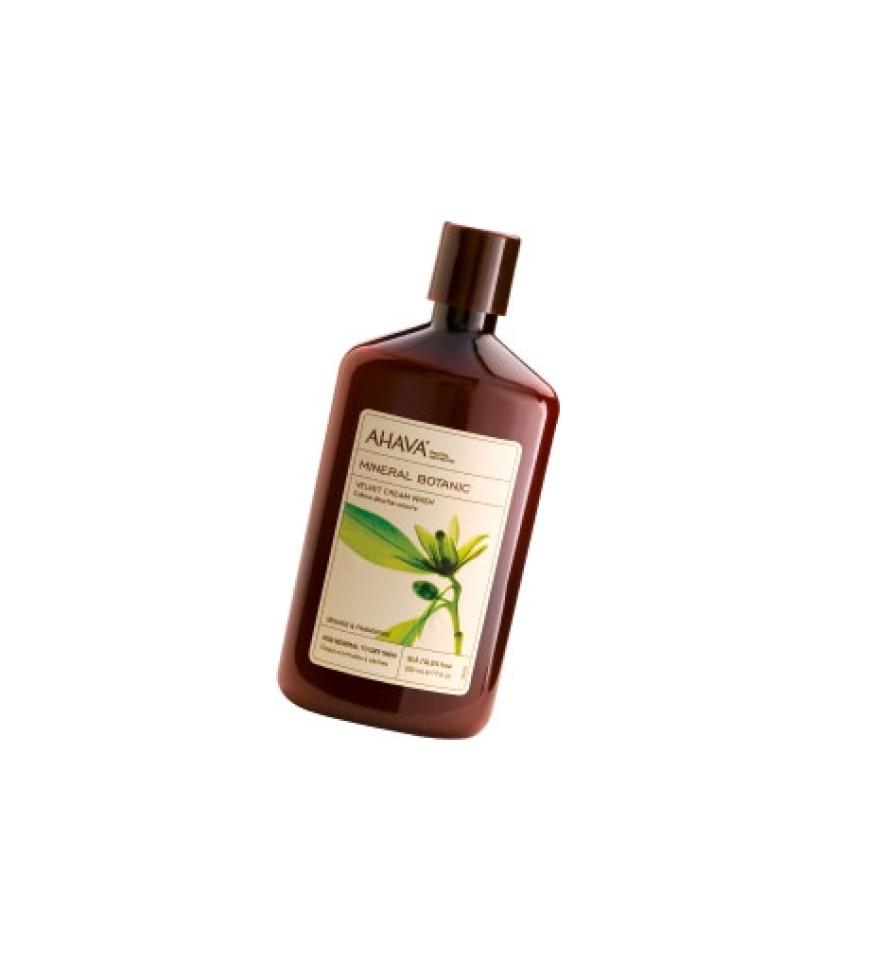 Für den Körper: Strafft und entschlackt: Cremedusche mit Orange und Frangipani von Ahava Mineral Botanic, 500 ml ca. 15 Euro