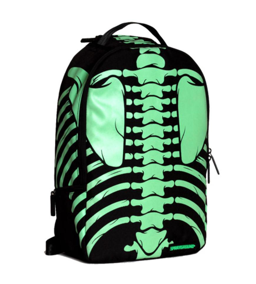 Leuchtet im Dunkeln! Über sprayground.com, ca. 45 Euro
