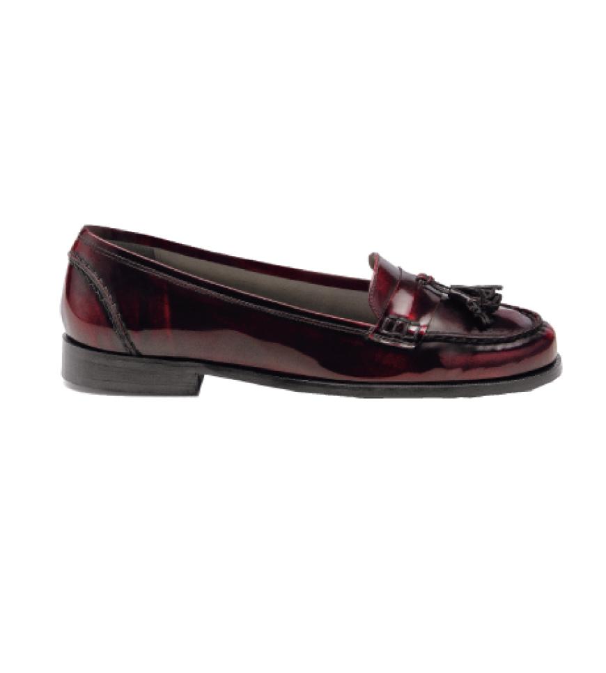 Die passenden Schuhe für den richtigen Look. Lackslipper von Roland, ca. 70 Euro