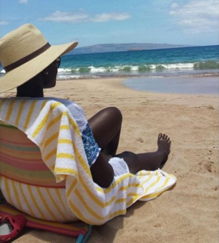 Alle lieben Lupita Nyong'o - vor allem die Paparazzi. Die Schönheit war kürzlich auf Maui und genoss dort ein paar freie Stunden am Strand
