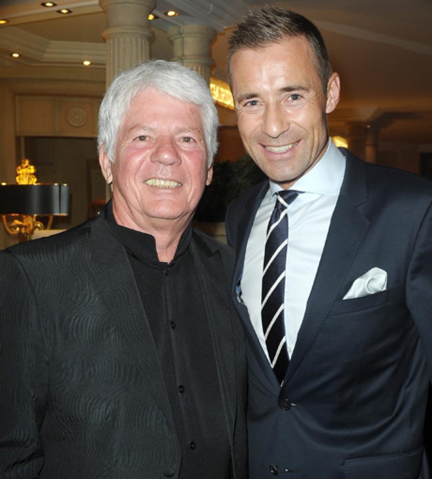 Musikmanager Thomas Stein mit Kai Pflaume, der durch den glamourösen Abend moderierte
