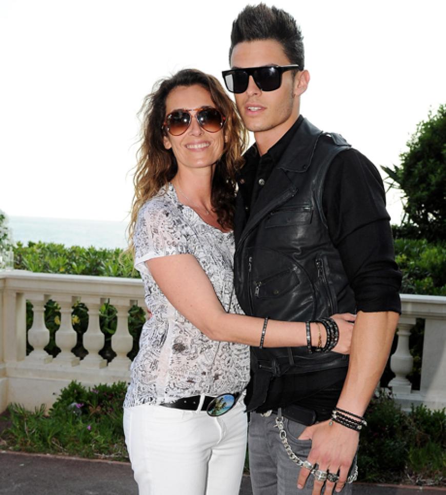 Baptiste Giabiconi mit der französischen Moderatorin Mademoiselle Agnes