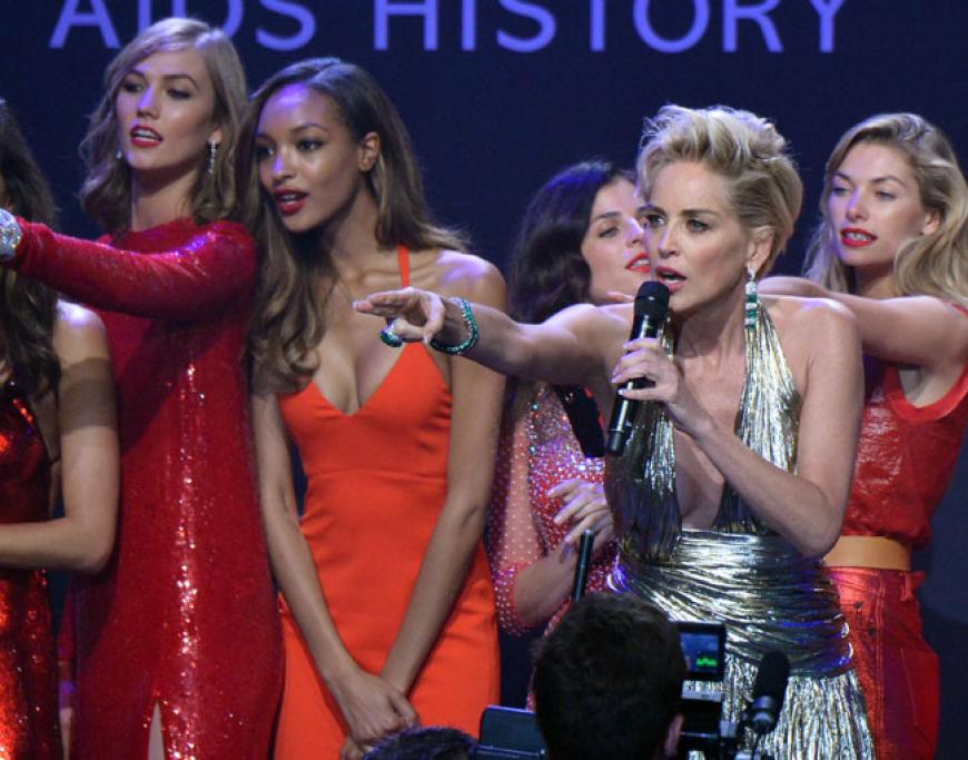 Wahnsinn! Hollywood-Diva Sharon Stone führte durch den Abend und konnte am Ende über 27,8 Millionen Euro sammeln