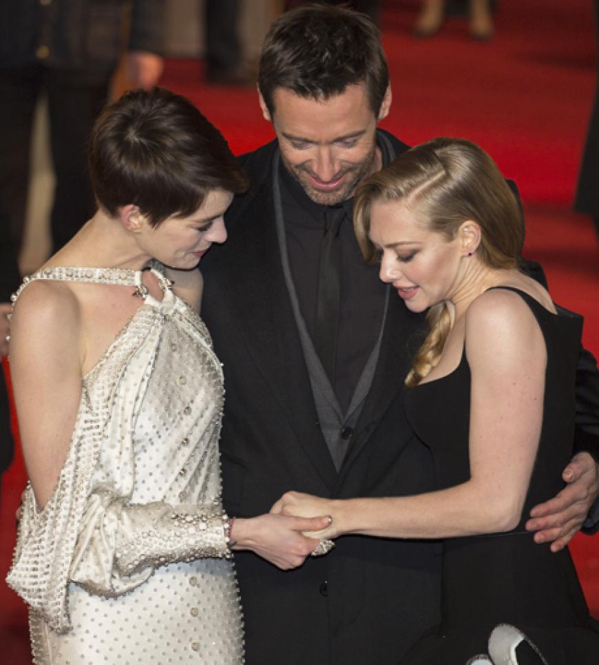 Die Darsteller verstehen sich prächtig: hier Anne Hathaway, Hugh Jackman und Amanda Seyfried