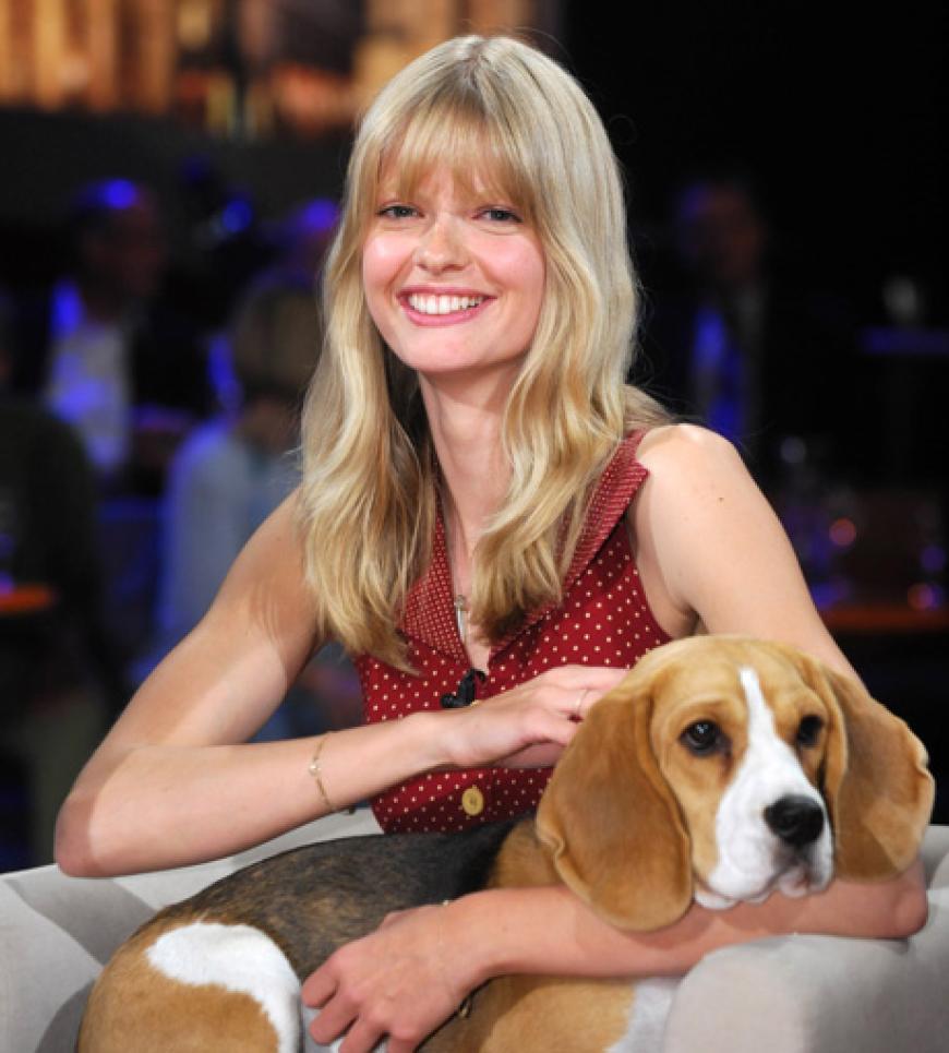 Julia Stegner erwartet nicht nur ein Kind mit Benny Horne, sie haben auch heimlich 'Ja' gesagt
