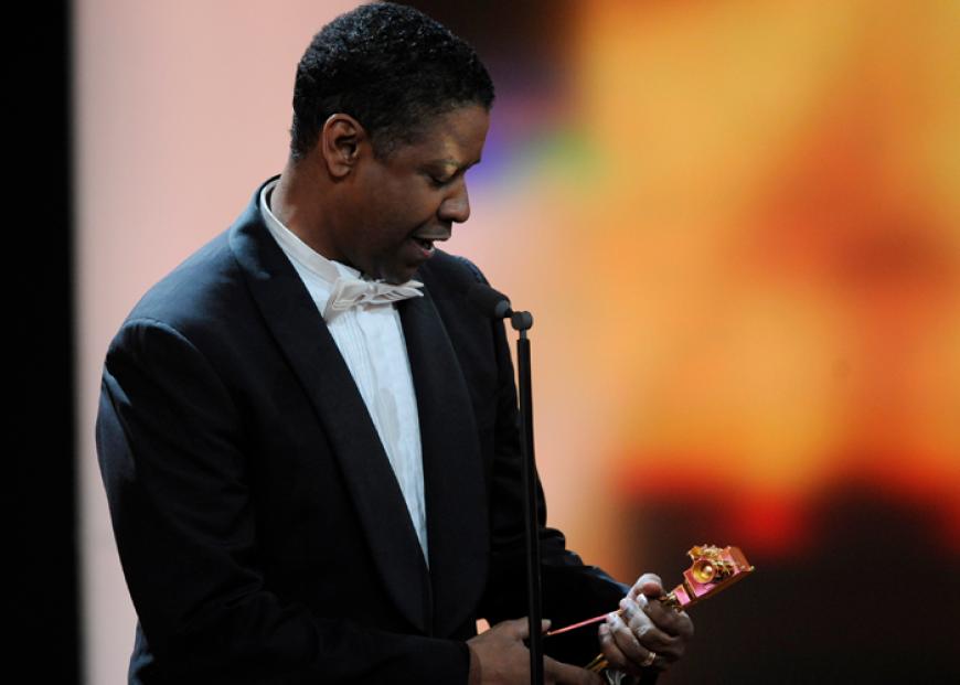 Hollywood-Star Denzel Washington nahm die Goldene Kamera als Bester Internationaler Schauspieler entgegen
