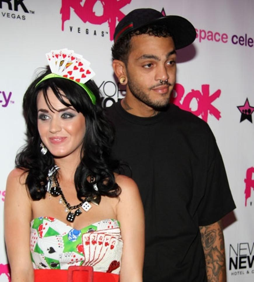 Im Januar kam das Liebes-Aus. Die Beziehung von Katy Perry und Musiker Travis McCoy hatte einfach keine Chance. Doch Perry hat sich schnell getröstet. Sie ist jetzt mit Comedy-Star Russell Brand liiert
