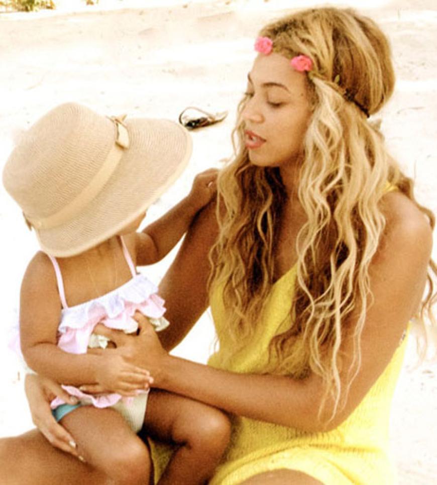 Mama Beyoncé genießt den Strandurlaub mit Töchterchen Blue Ivy