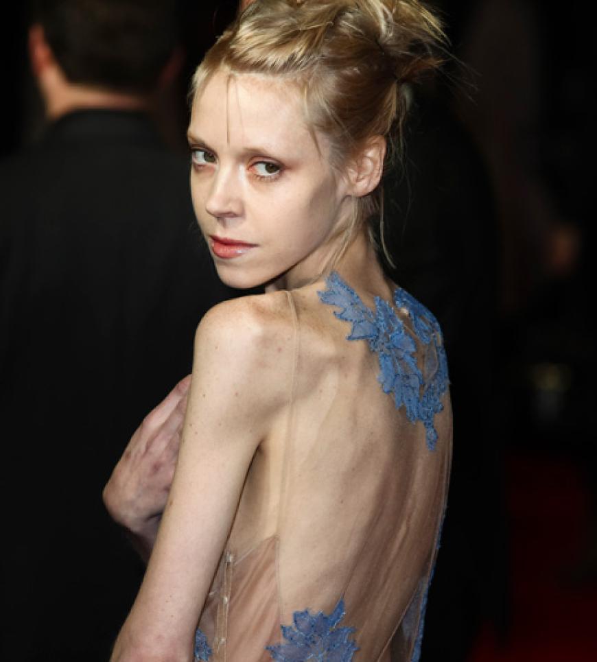Erschreckend dürr: Auf dem London Film Festival im Oktober 2012 zeigte sich die britische Schauspielerin und Natascha-Kampusch-Darstellerin Antonia Campbell-Hughes bis auf die Knochen abgemagert