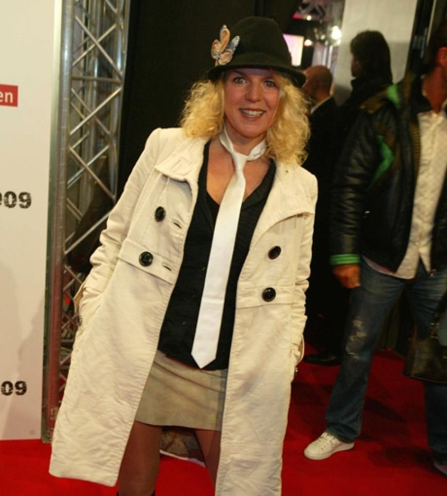 Mirja Boes kam mit einem etwas fragwürdigem Outfit nach Bochum