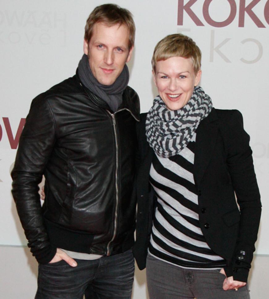 Sat 1-Frühstücksfernsehen-Duo Jan Hahn und Karen Heinrichs kamen dick eingepackt zur Premiere in die Hauptstadt
