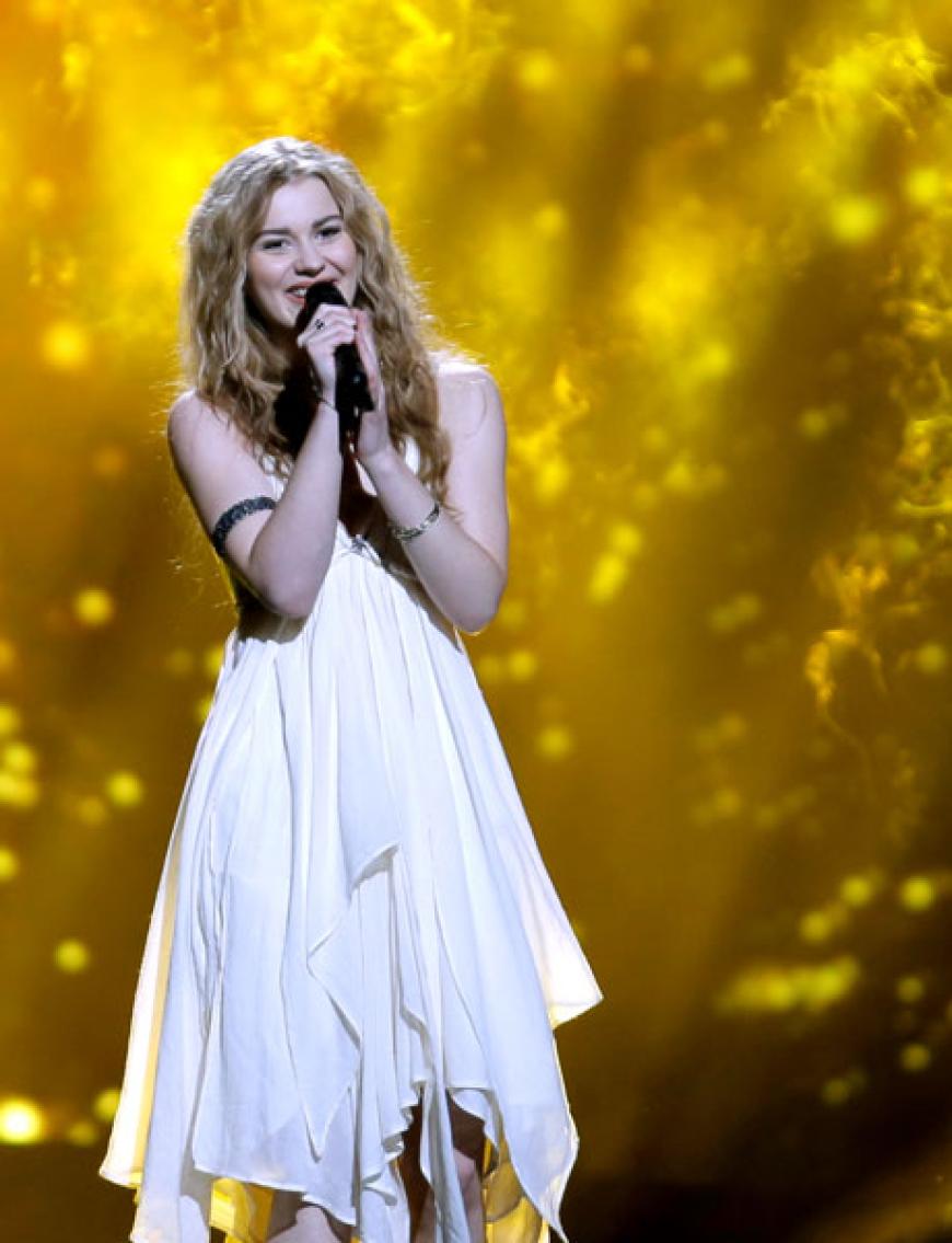 Die diesjährige Favoritin kommt aus Dänemark. Emmelie de Forest versucht im zarten Alter von 20 Jahren mit ihrer Single 'Only Tearrdrops' den Titel nach Dänemark zu holen