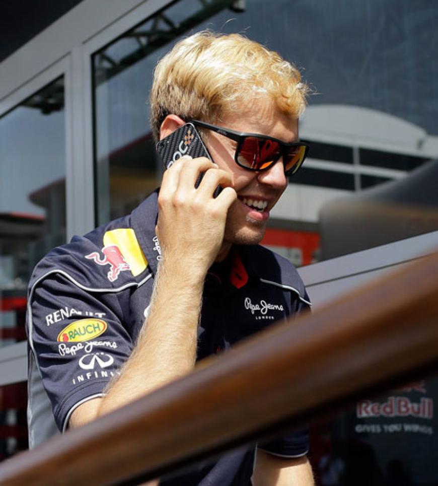 Fühlt sich Vettel mit der neuen Farbe wohl?