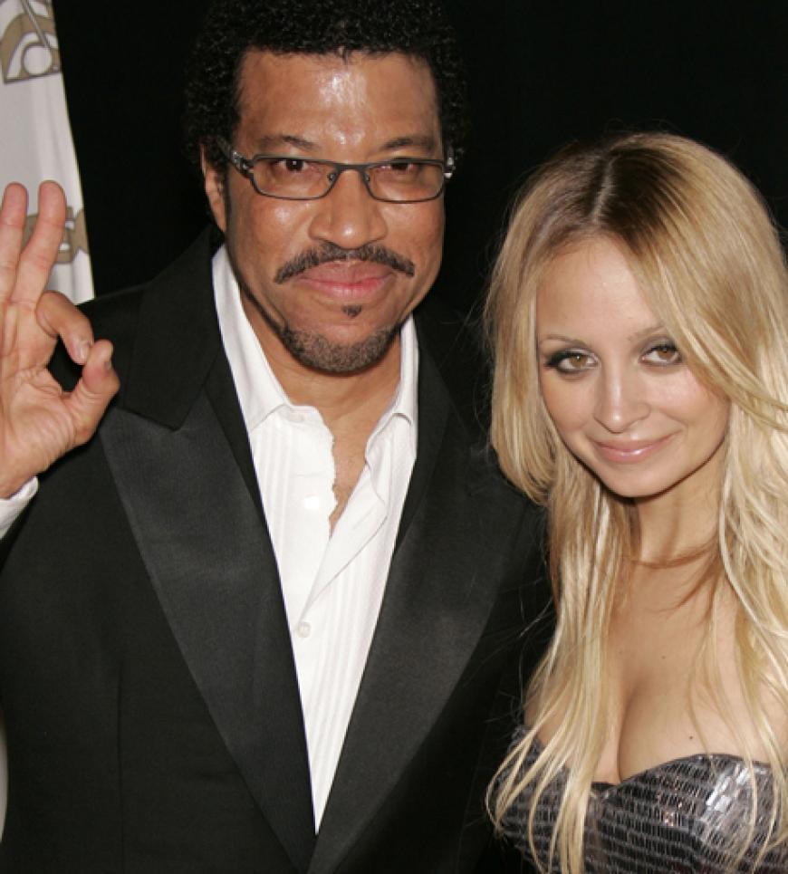 Nicole Richie hat eigentlich nur den Nachnamen mit ihrem prominenten Vater gemeinsam. Denn sie ist nicht die leibliche Tochter von Sänger Lionel Richie