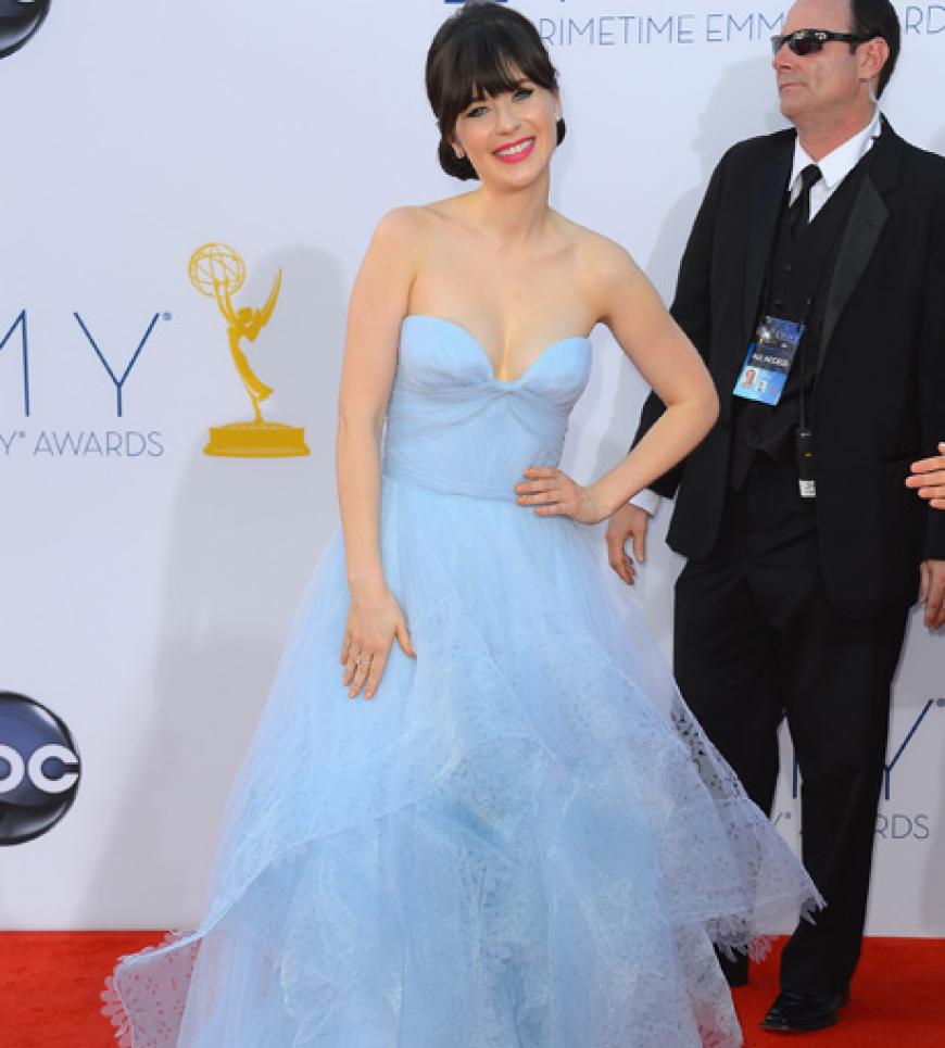 Weniger ist manchmal mehr - in diesem Fall weniger Tüll: Zooey Deschanel im Prinzessinnen-Kleid von Reem Acra